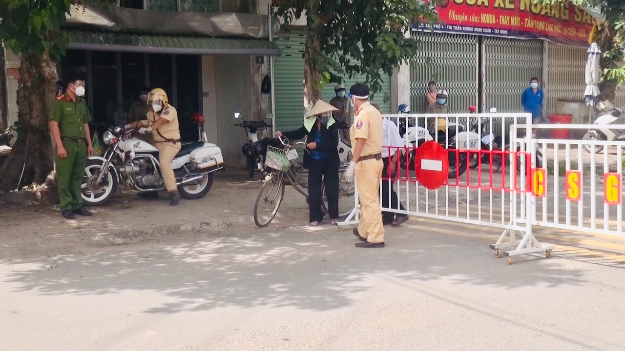 Huyện Dương Minh Châu tiếp tục xử phạt việc vi phạm phong tỏa, giãn cách
